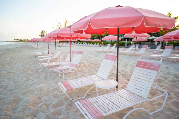 Comment choisir des tenues de soirée pour des événements en bord de mer ?